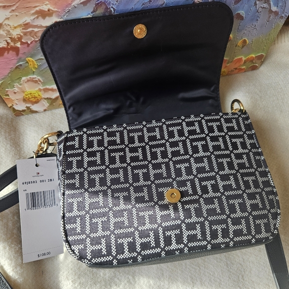 Tommy Hilfiger [NWT] - Monogram Crossbody Bag - Adjustable - Picture 3 of 8